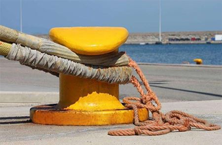 Double bitt bollard